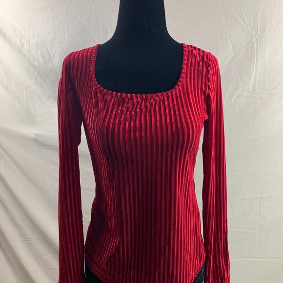 Burgundy Rib-knit Velvet Tee - Picture 6 of 9